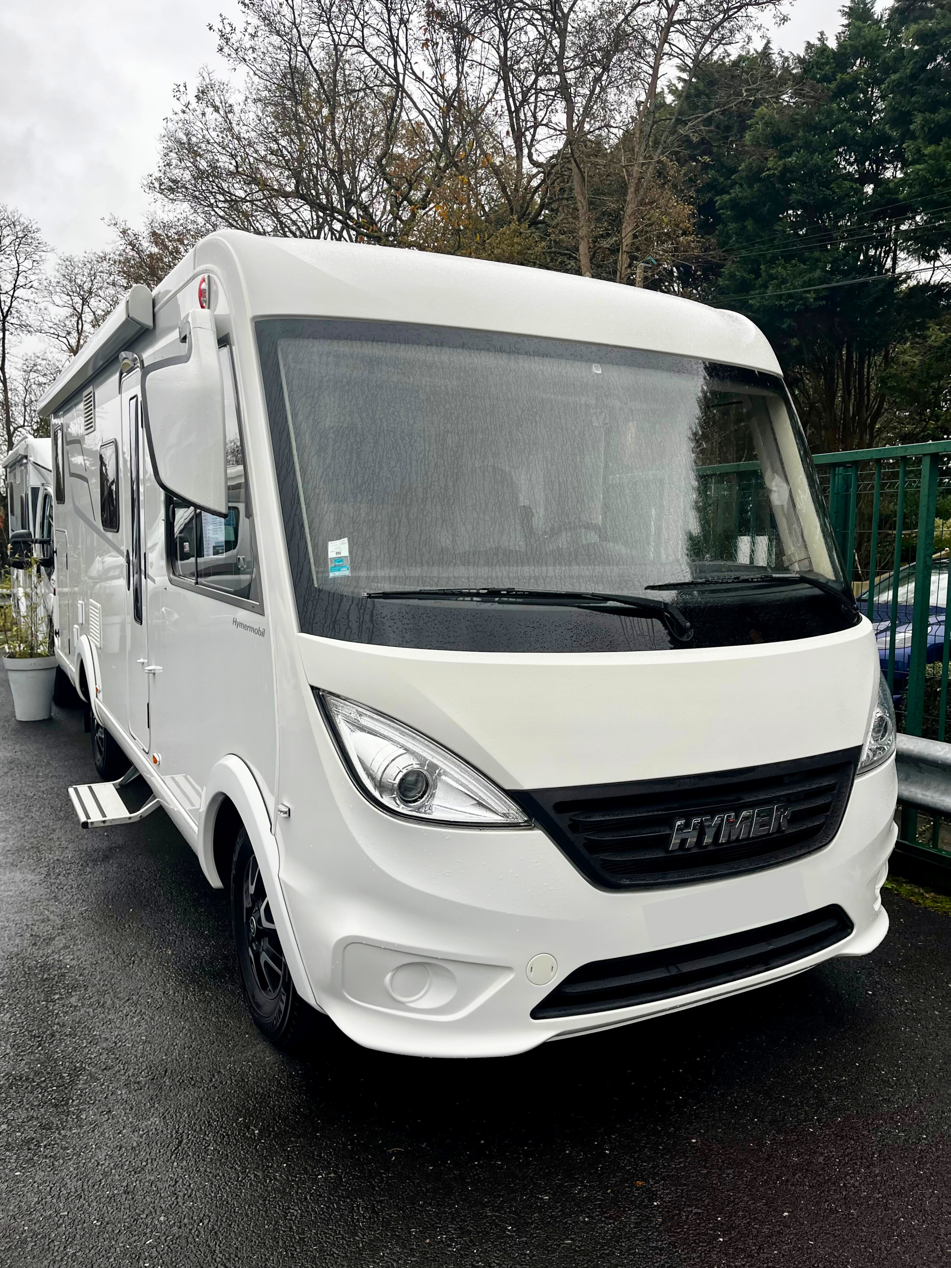 HYMER EXSIS I580 PURE COMPACT