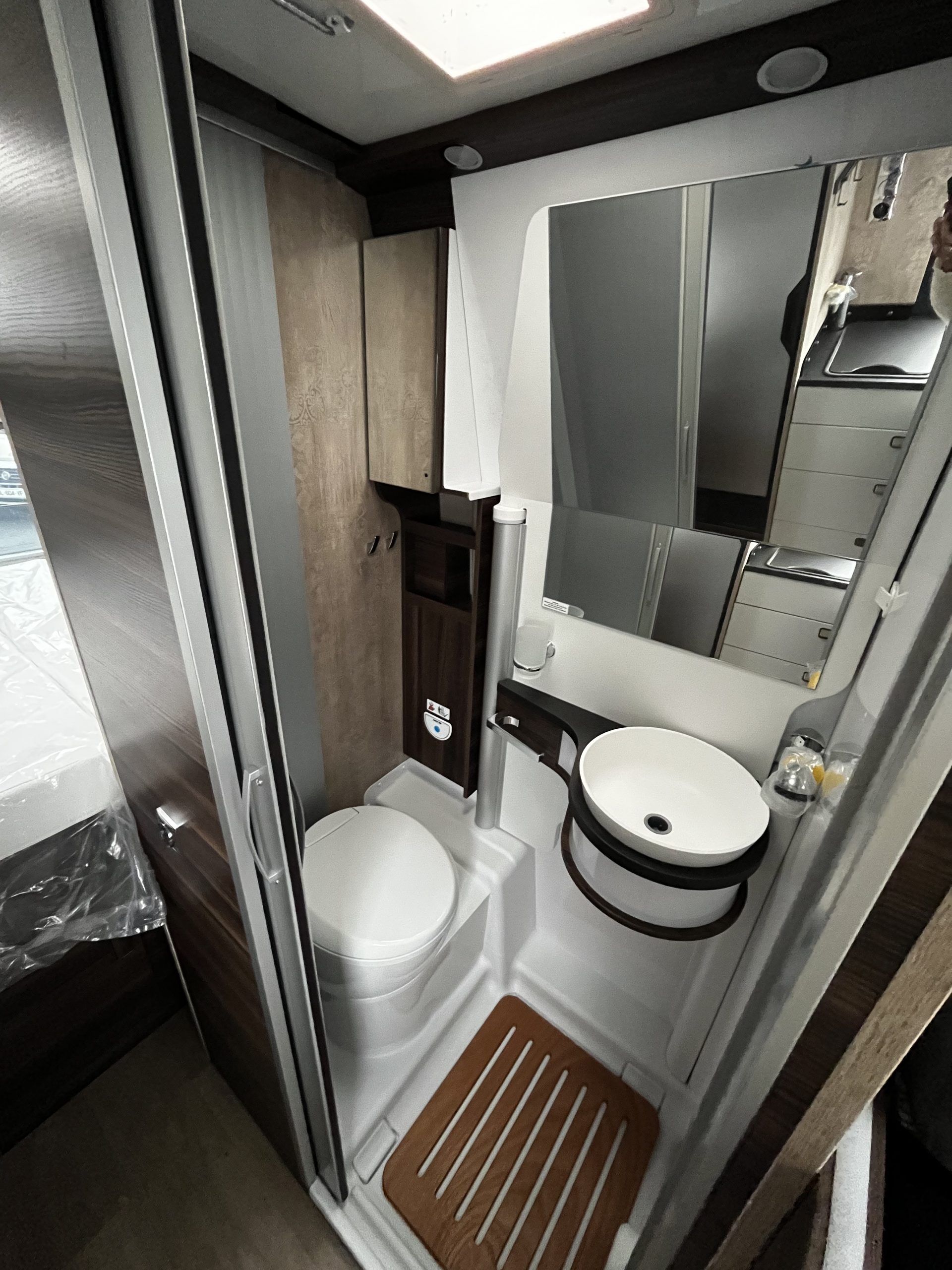 LAIKA ECOVIP CAMPER VANS 600 – Image 7