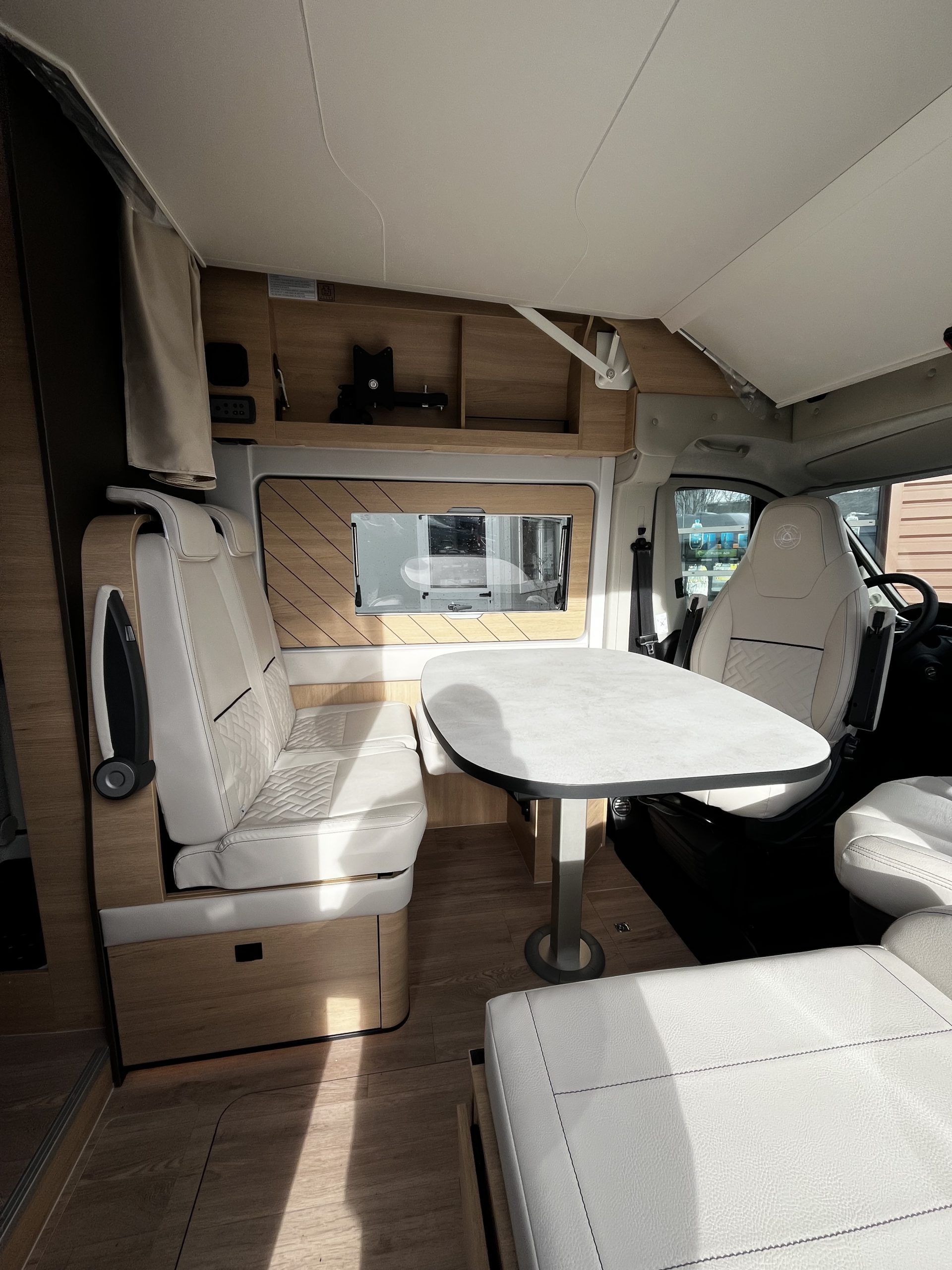 CAMPEREVE FAMILY VAN – Image 2