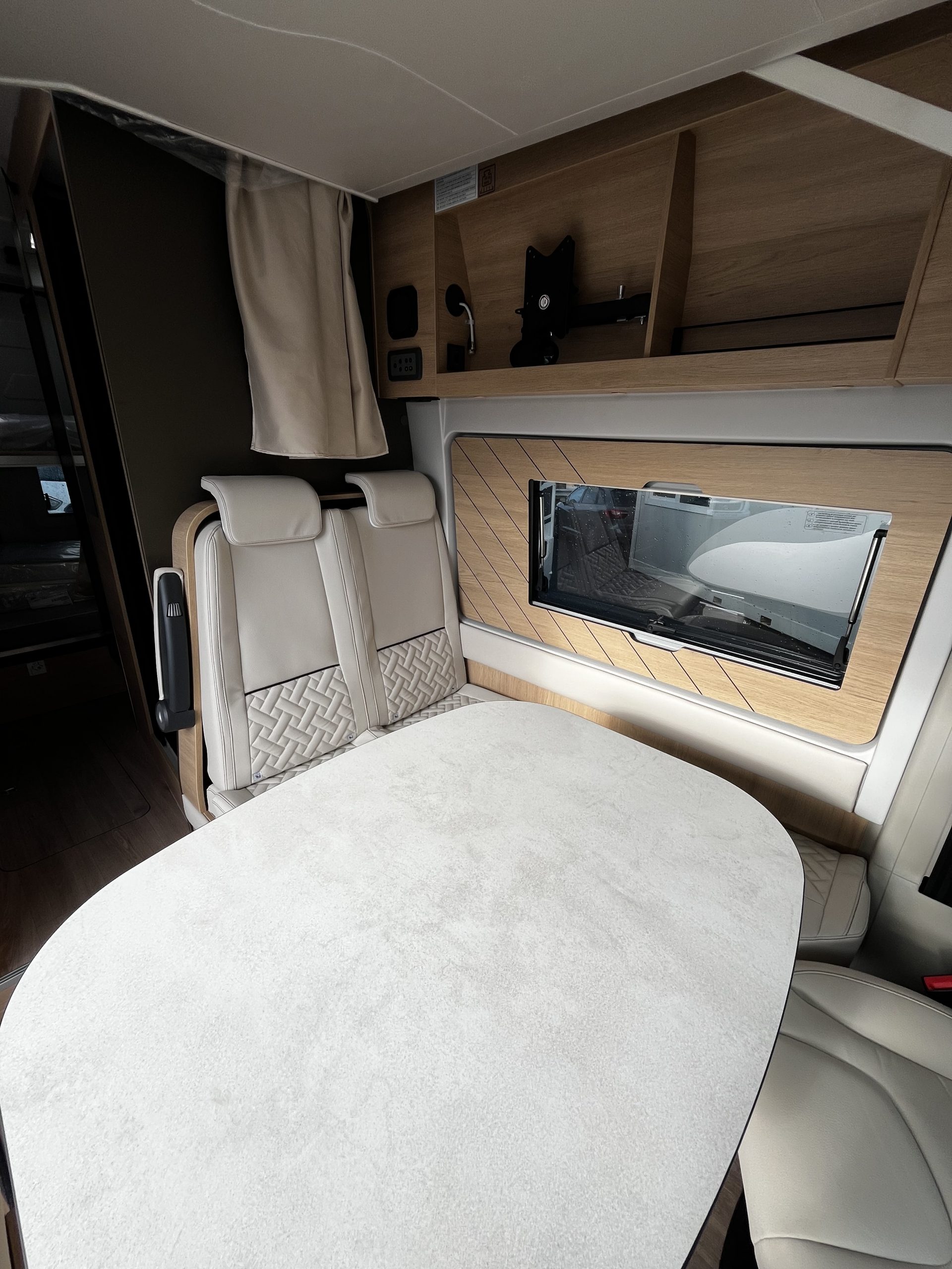 CAMPEREVE FAMILY VAN – Image 5