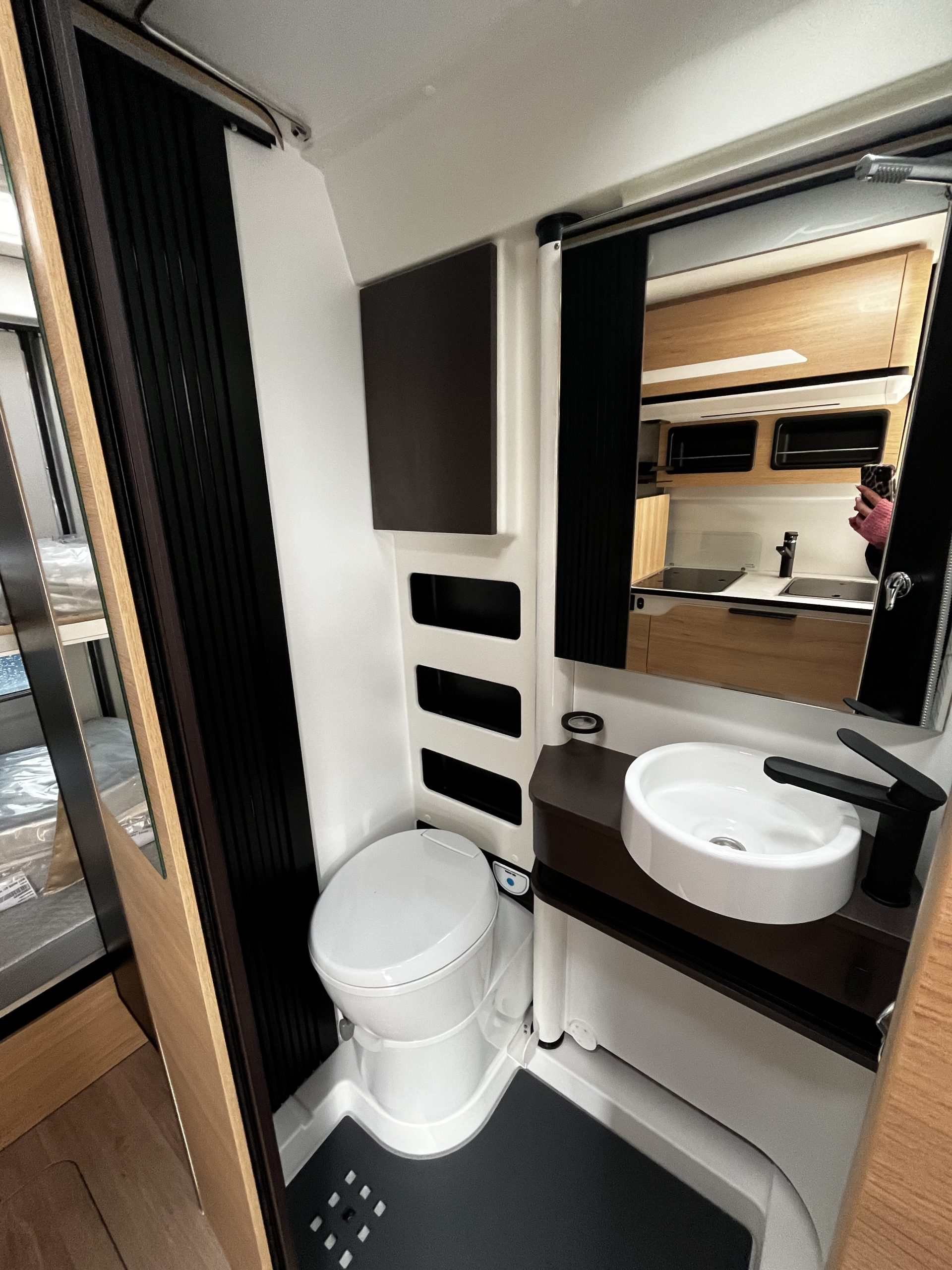 CAMPEREVE FAMILY VAN – Image 7